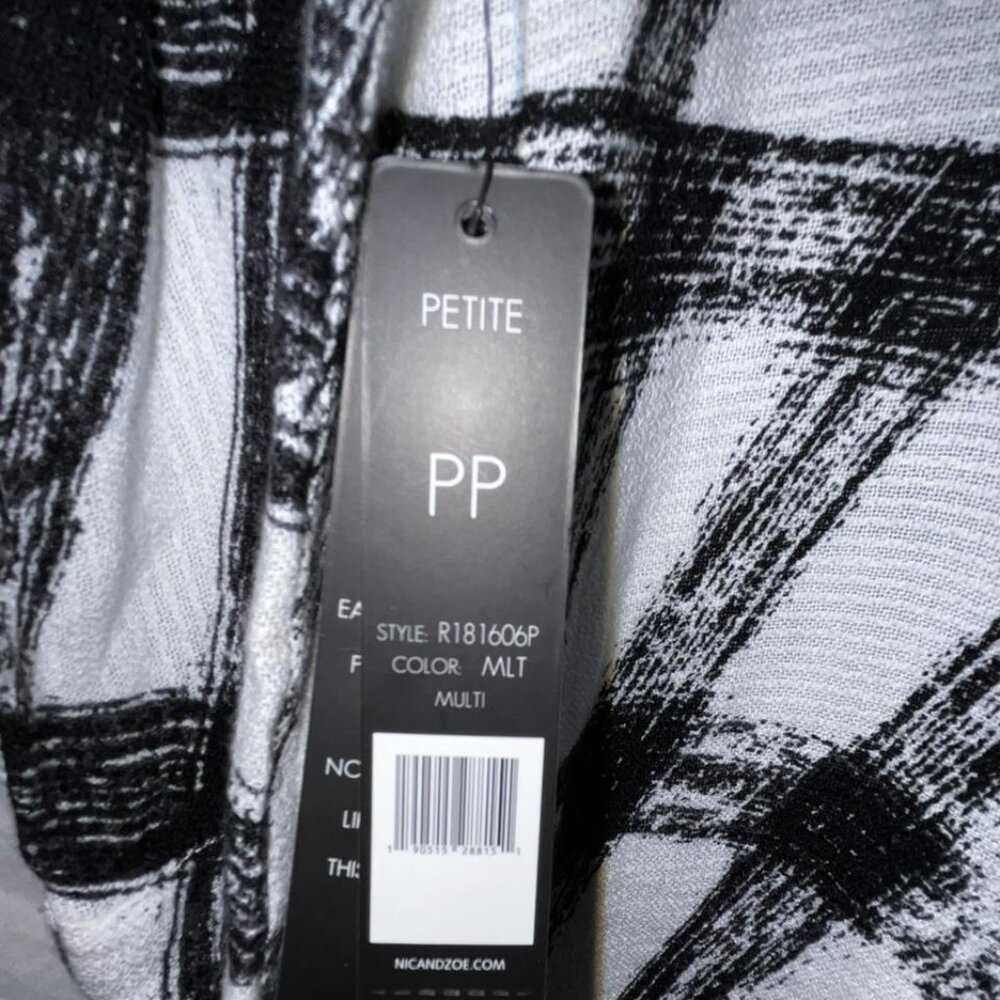 NWT Nic+Zoe Black and WhiteTop Size XS - Original $148